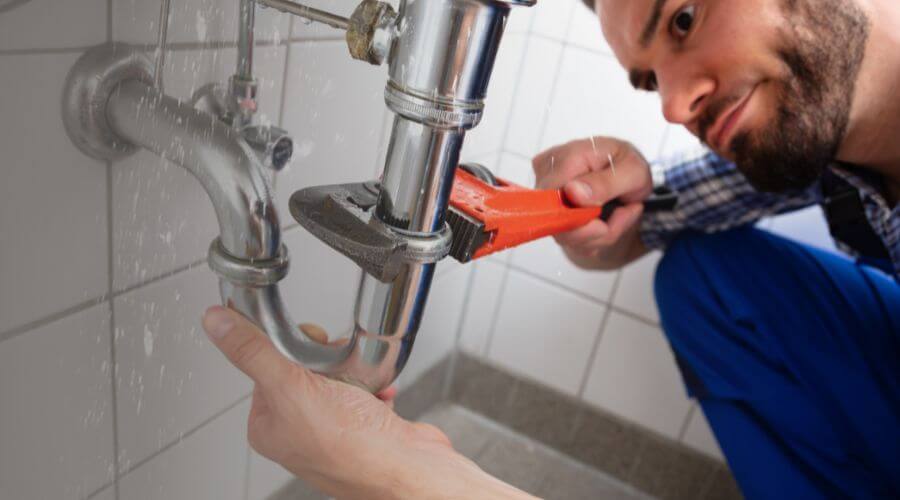 Expert burst pipe repair services in North Miami Beach, FL